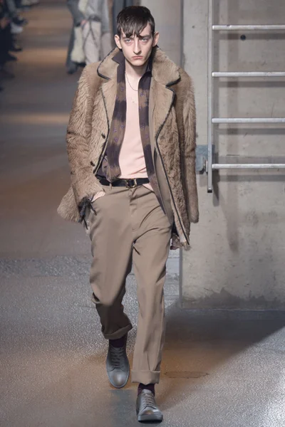 Look 22